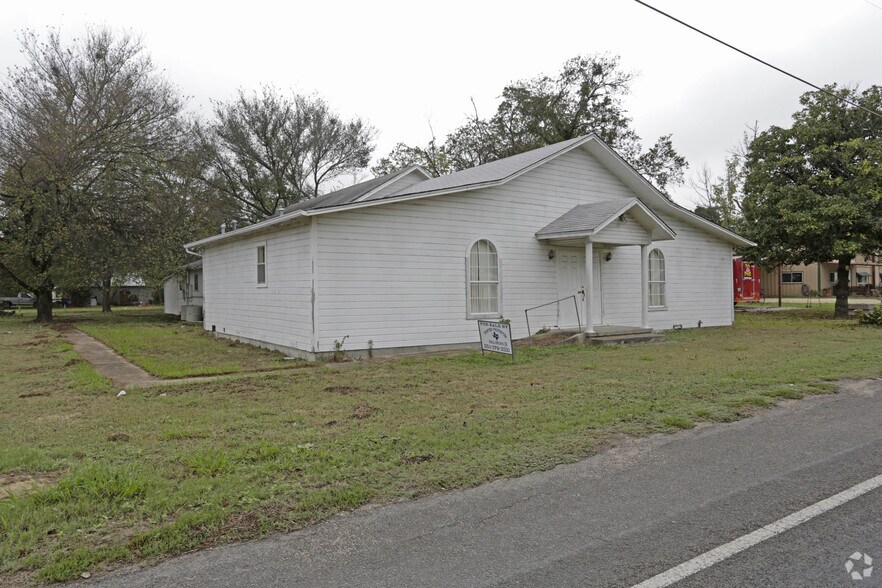 908 NE 4th St, Hubbard, TX for sale - Primary Photo - Image 1 of 1