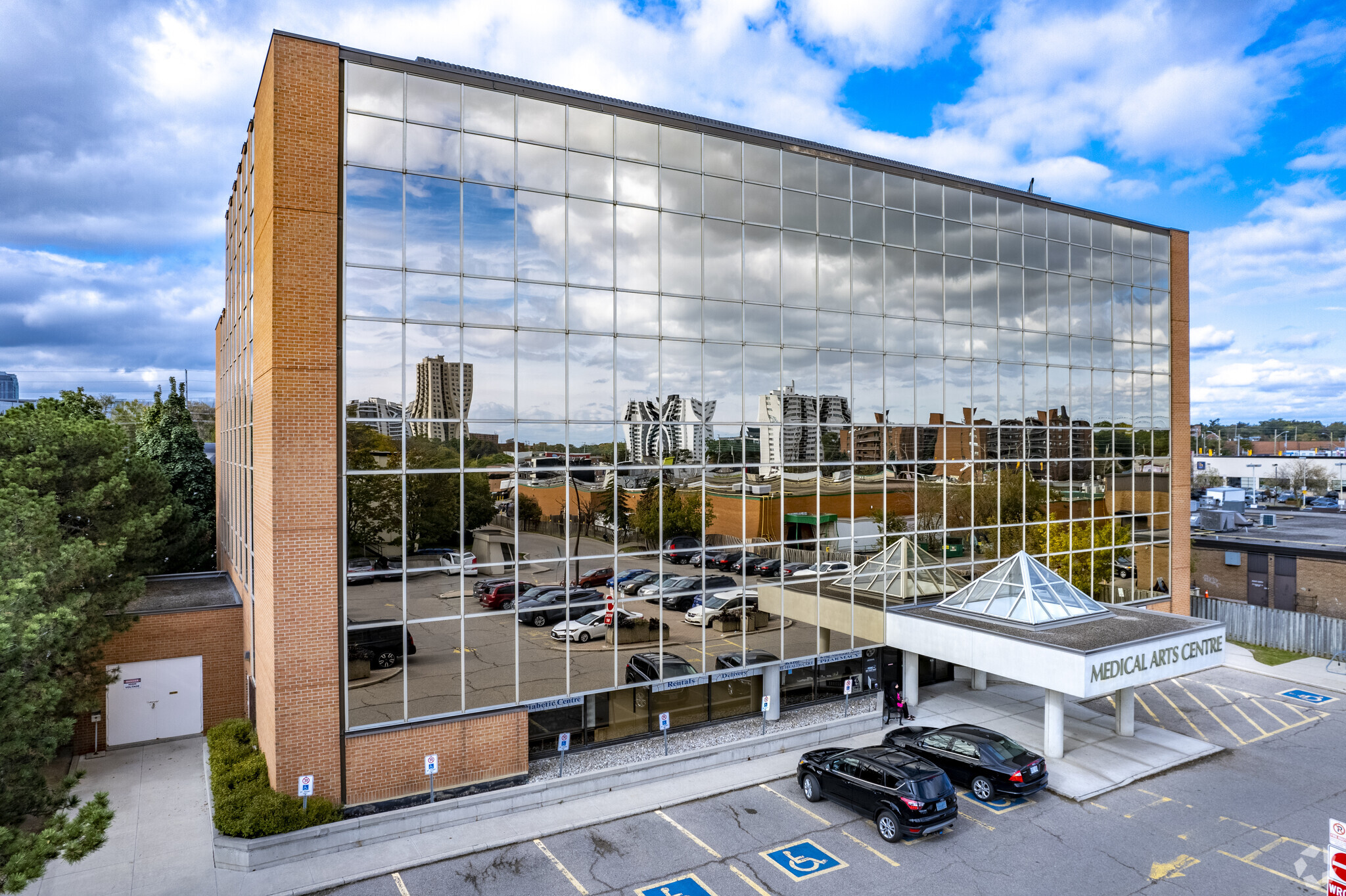 71 King St W, Mississauga, ON for lease Building Photo- Image 1 of 5