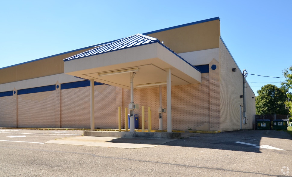 827 N Center St, Corry, PA for lease - Building Photo - Image 3 of 3