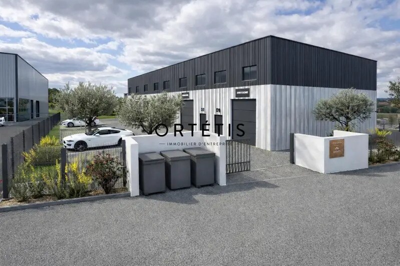 Flex in Drémil-Lafage for sale Building Photo- Image 1 of 6