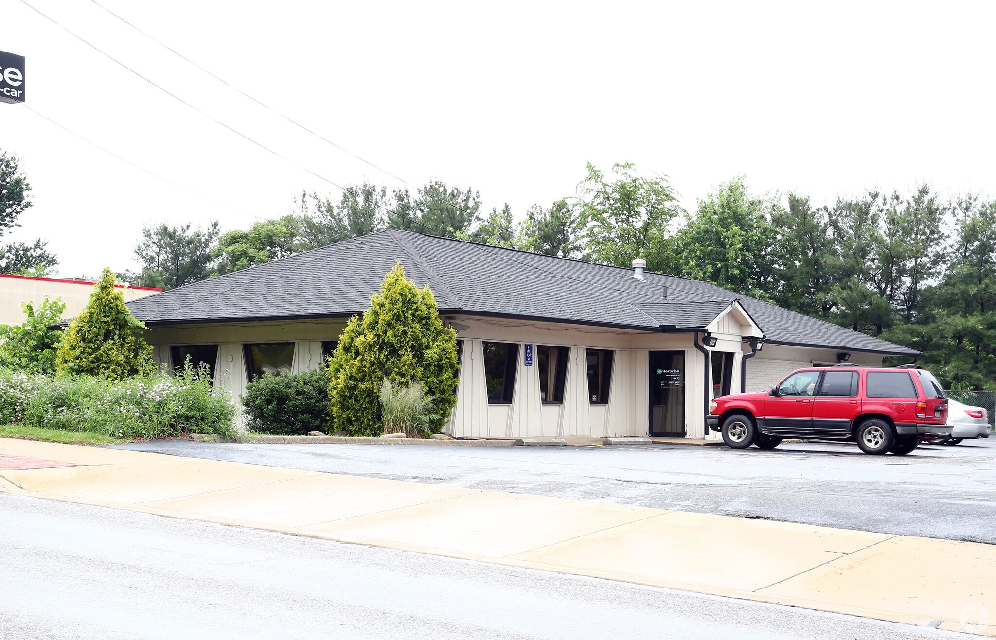 1235 E Tallmadge Ave, Akron, OH for sale Primary Photo- Image 1 of 1