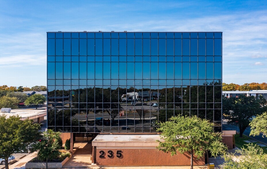 235 NE Loop 820, Hurst, TX for lease - Building Photo - Image 1 of 14