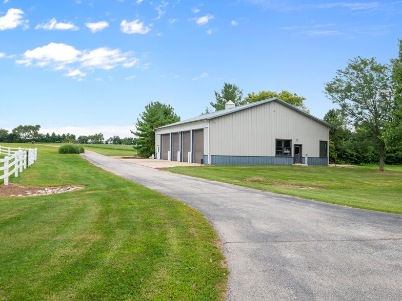 165 Schneider Rd, Elburn, IL for sale - Building Photo - Image 3 of 16