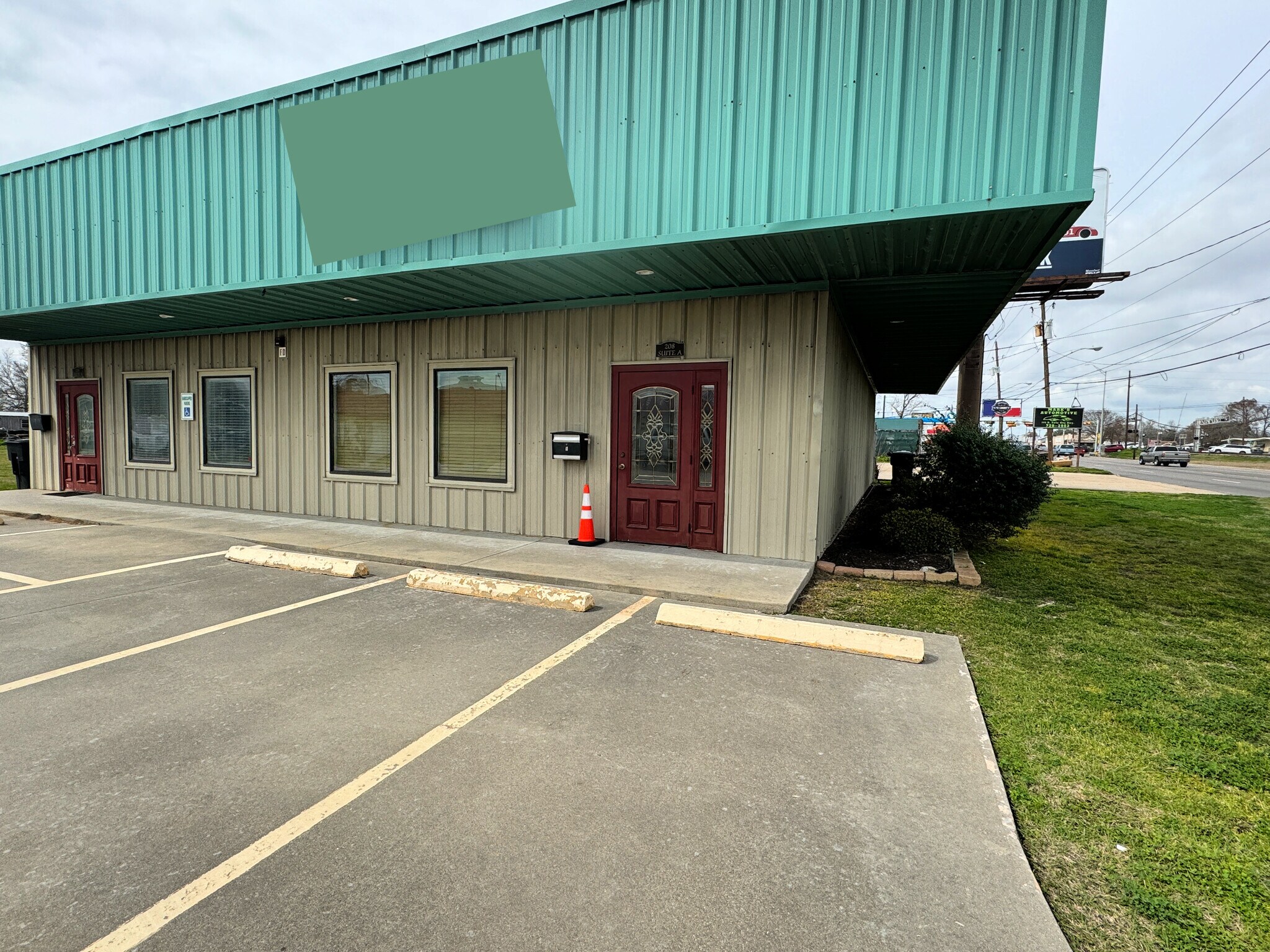 208 S Twin City Hwy, Nederland, TX for lease Building Photo- Image 1 of 18
