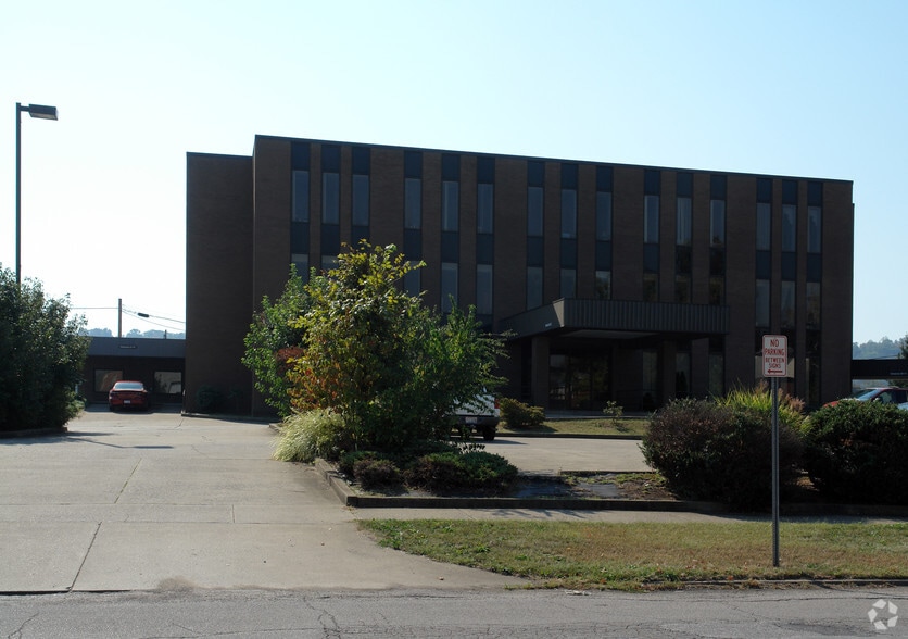 611 7th Ave, Huntington, WV for lease - Building Photo - Image 2 of 6