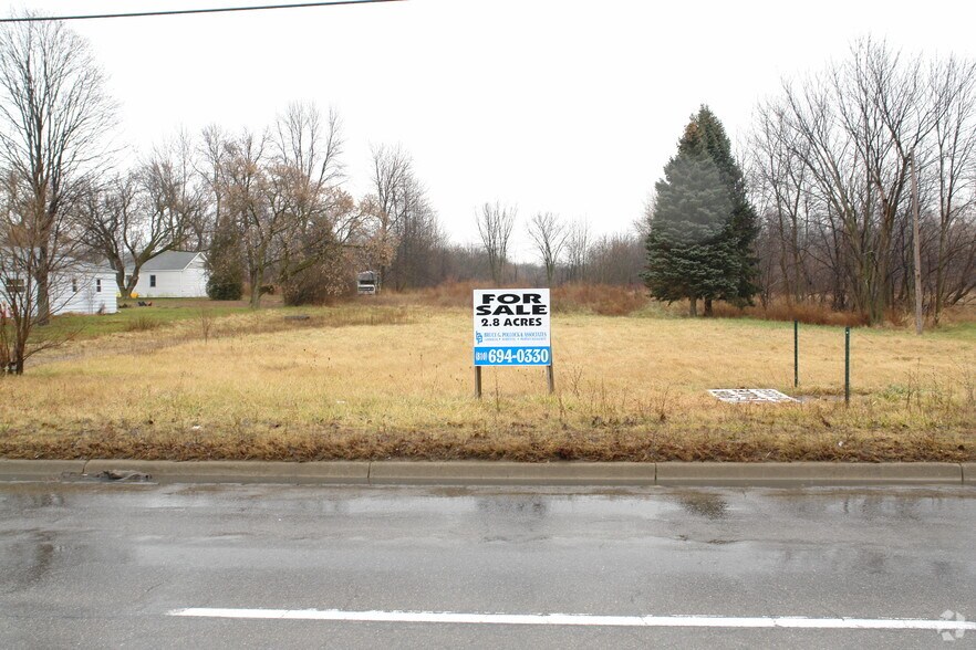 S Center Rd, Burton, MI for sale - Primary Photo - Image 1 of 1
