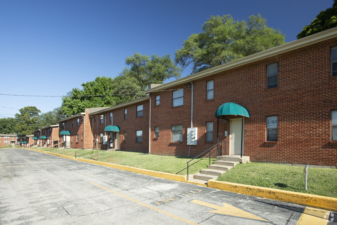 8208 Troost Ave, Kansas City, MO 64131