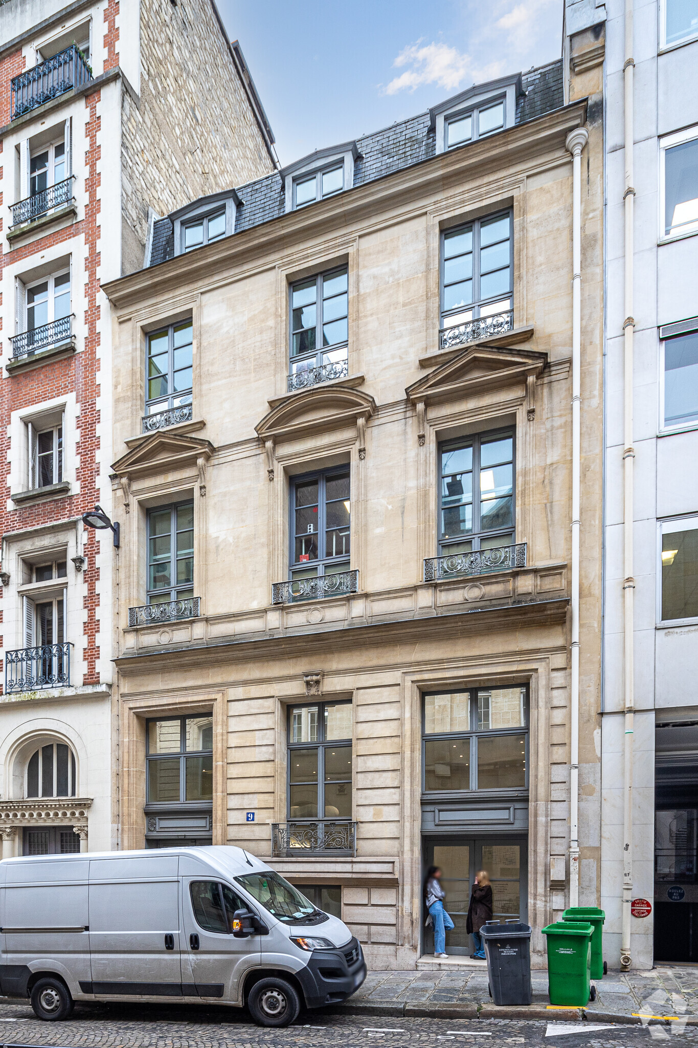 9 Rue Christophe Colomb, Paris for lease Building Photo- Image 1 of 4