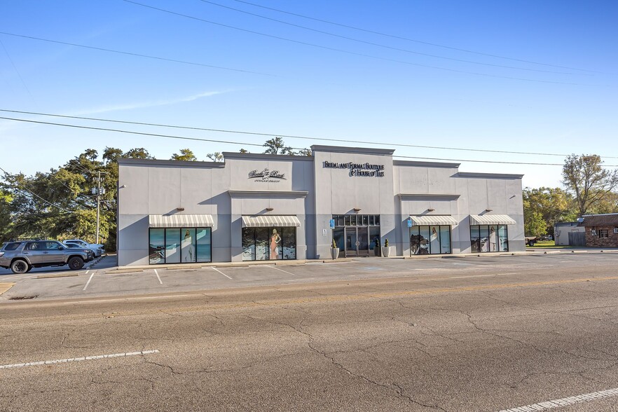 1720 Pass Rd, Gulfport, MS for sale - Building Photo - Image 1 of 10