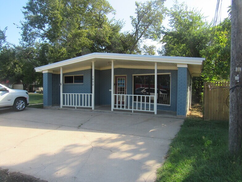 1802 N Center St, Bonham, TX for sale - Building Photo - Image 2 of 25