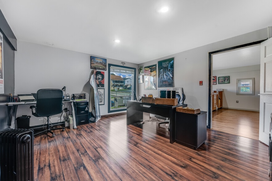 216 Maryland Ave, Nutter Fort, WV for sale - Building Photo - Image 3 of 12