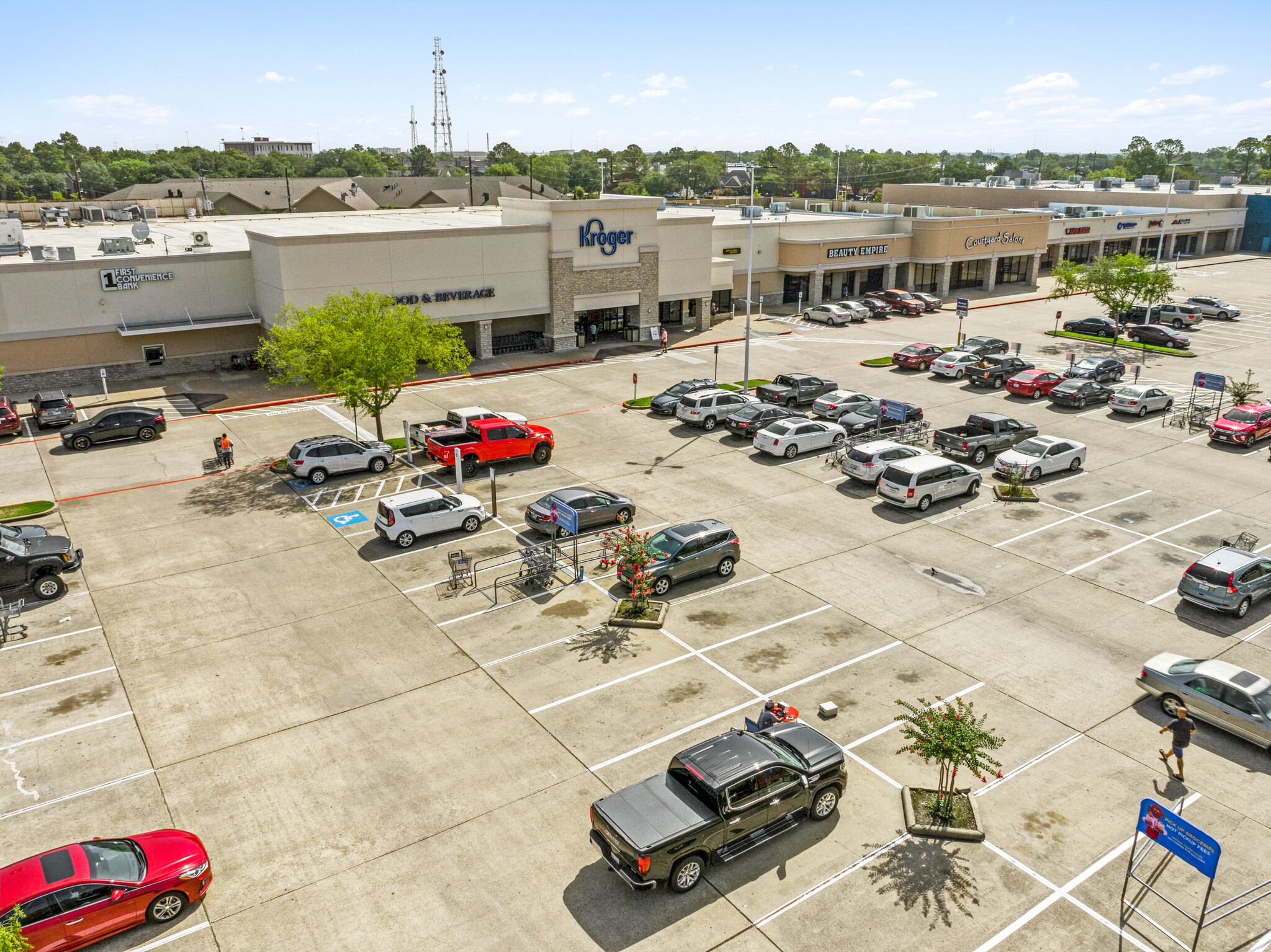 8470-8592 N Highway 6, Houston, TX for lease Building Photo- Image 1 of 12