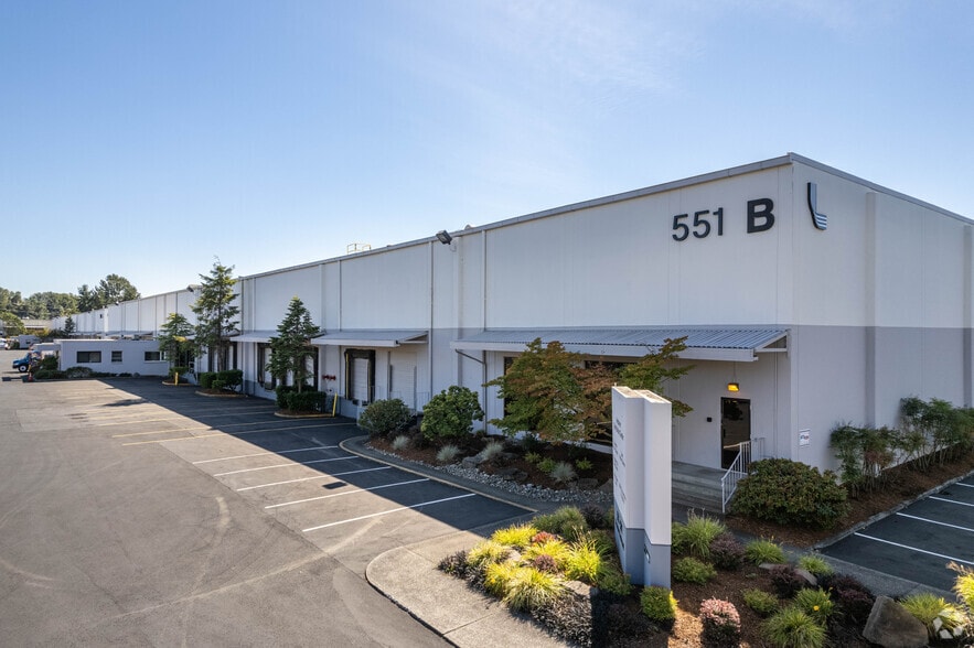 551-567 Strander Blvd, Tukwila, WA for lease - Primary Photo - Image 1 of 6