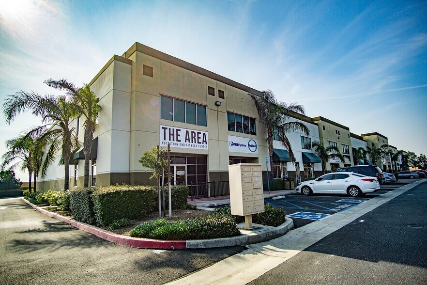 14189 Foothill Blvd, Fontana, CA for lease - Building Photo - Image 1 of 5