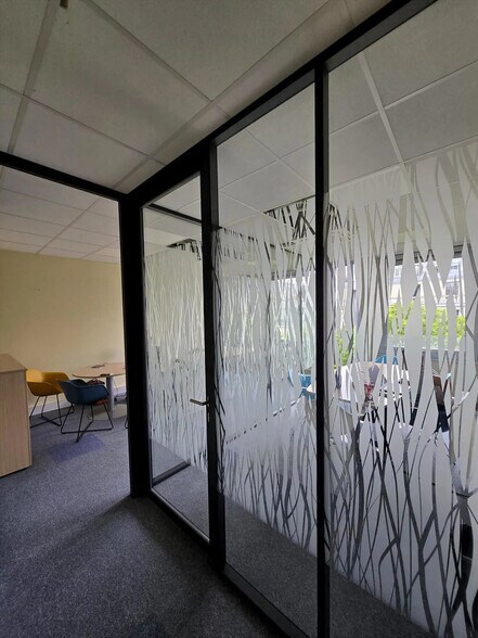 Office in Paris for lease - Building Photo - Image 2 of 5