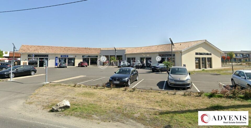 Retail in Cavignac for sale - Building Photo - Image 2 of 7