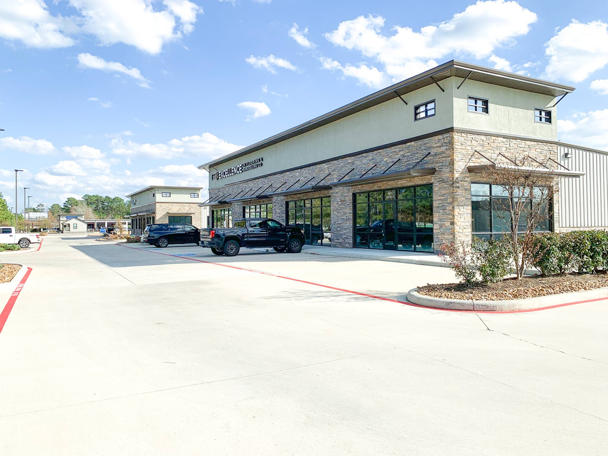 6427 Highway 105, Conroe, TX for lease Building Photo- Image 1 of 1