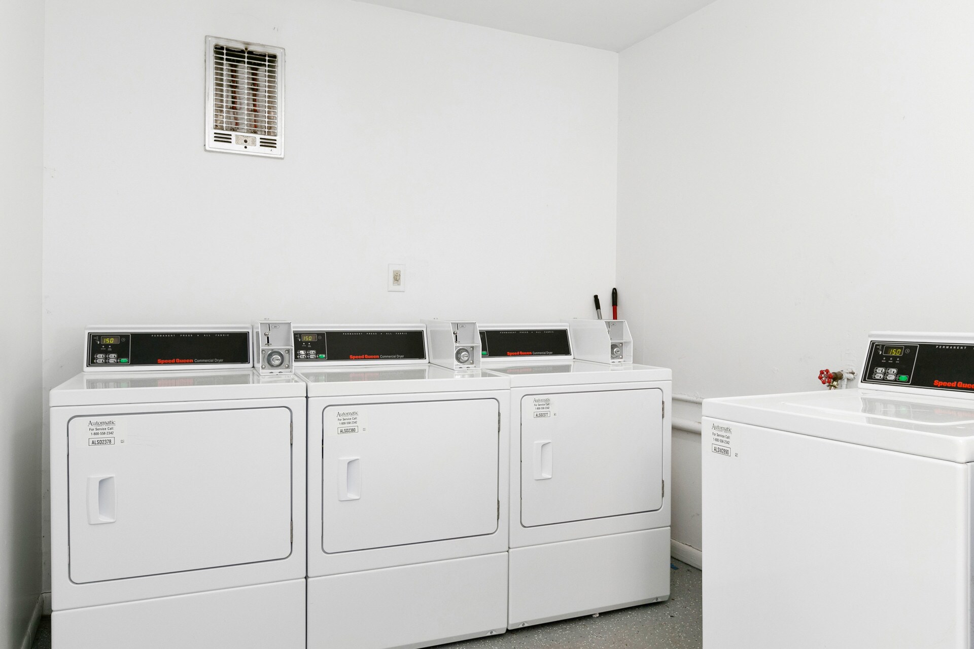 7698 Colonial Point Ln, Gloucester Point, VA for sale Building Photo- Image 1 of 1