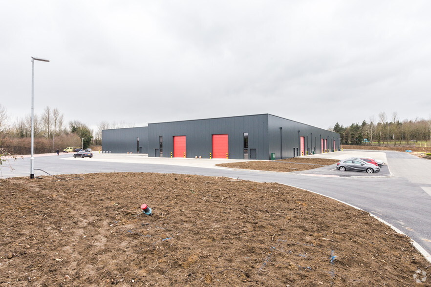 Roebuck Way, Milton Keynes for lease - Building Photo - Image 3 of 3