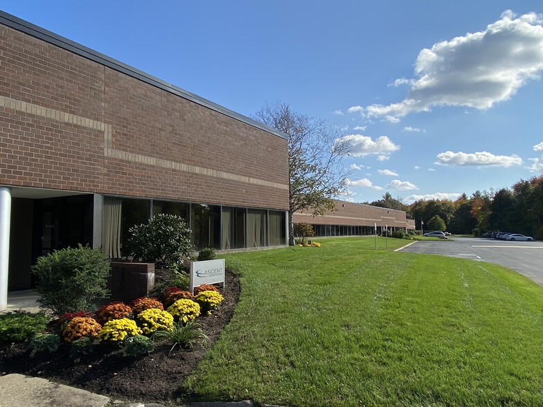 100 Research Dr, Wilmington, MA for lease - Building Photo - Image 1 of 9