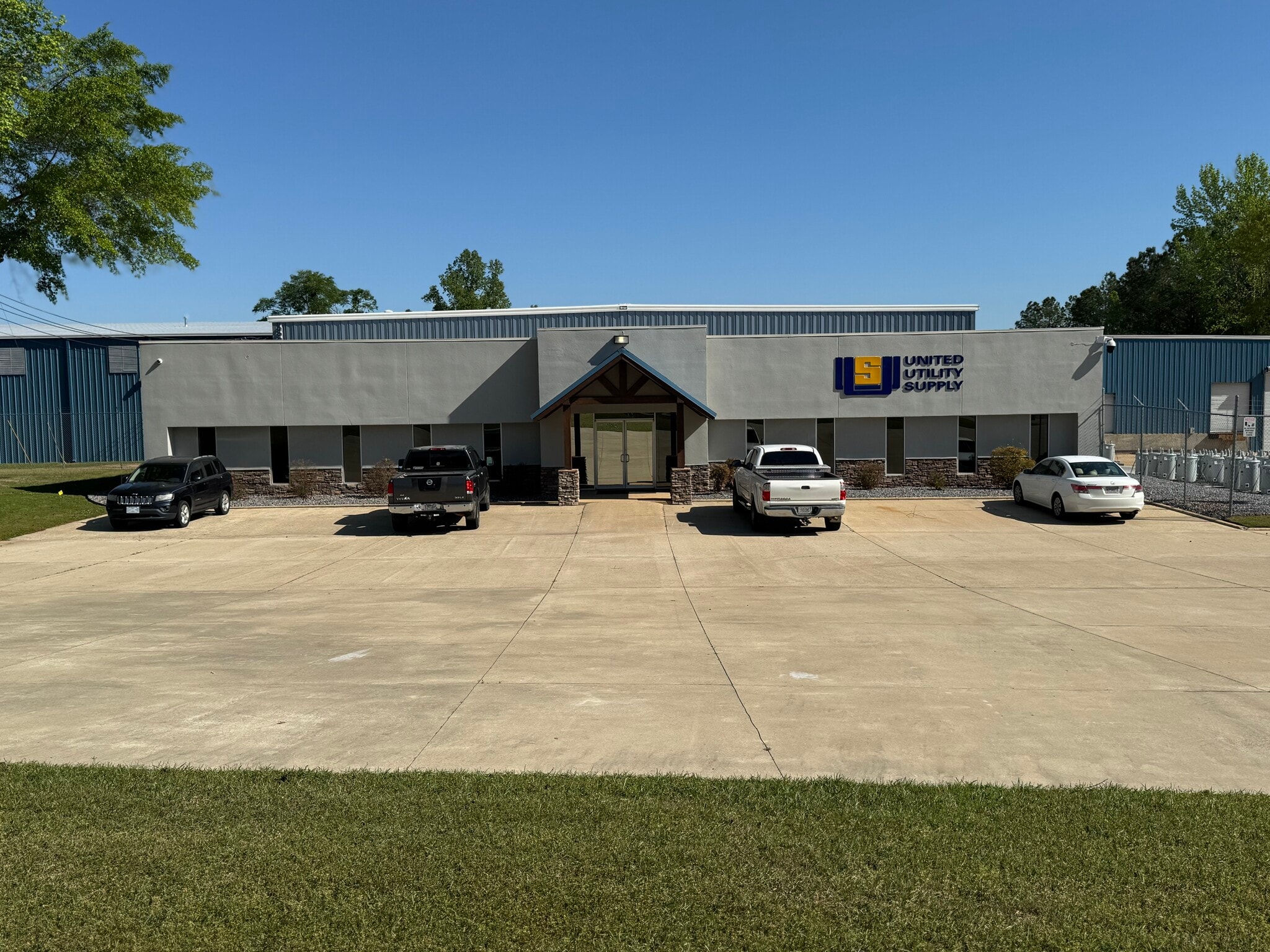 100 Jeanette Barrett Industrial Blvd, Wetumpka, AL for lease Building Photo- Image 1 of 13