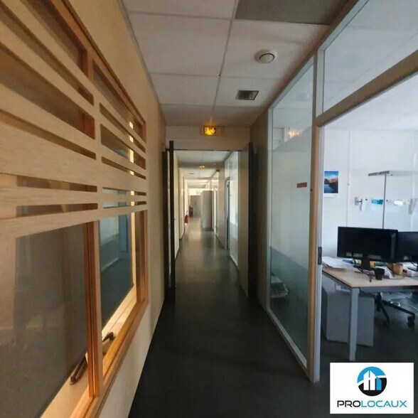 Office in Grenoble for lease - Building Photo - Image 1 of 13