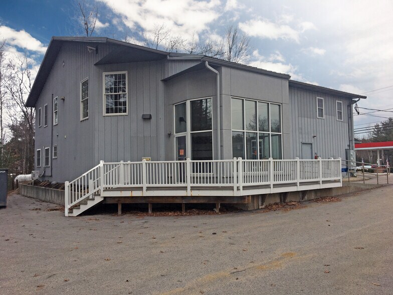 68 Route 27, Raymond, NH for sale - Building Photo - Image 1 of 1