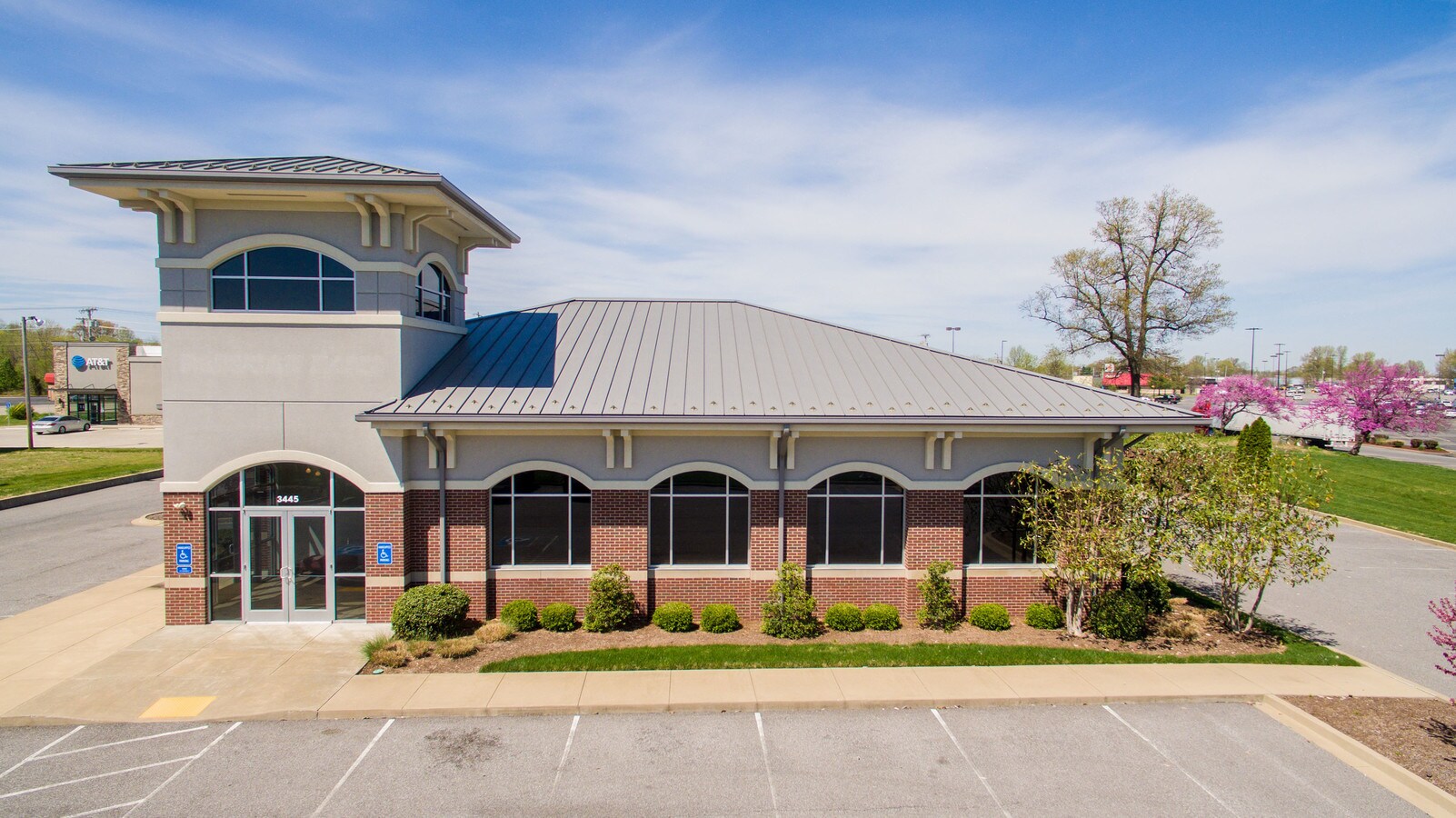 3445 Paducah Bank Dr, Paducah, KY 42003