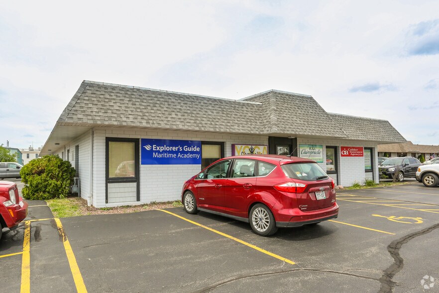 611 N Lynndale Dr, Appleton, WI 54914