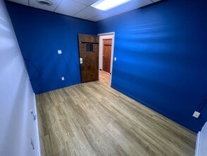2500 W Broad St, Athens, GA for lease Interior Photo- Image 1 of 4