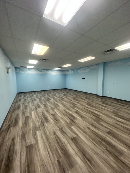 4739 Frankford Ave, Philadelphia, PA for lease - Interior Photo - Image 3 of 8