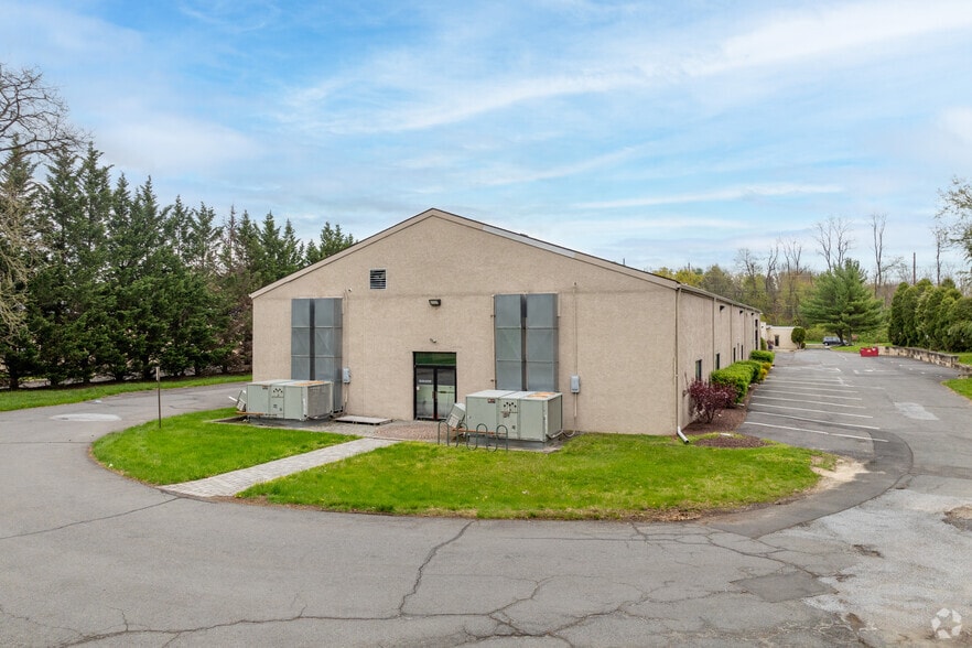 4054 Quakerbridge Rd, Mercerville, NJ for sale - Building Photo - Image 2 of 4