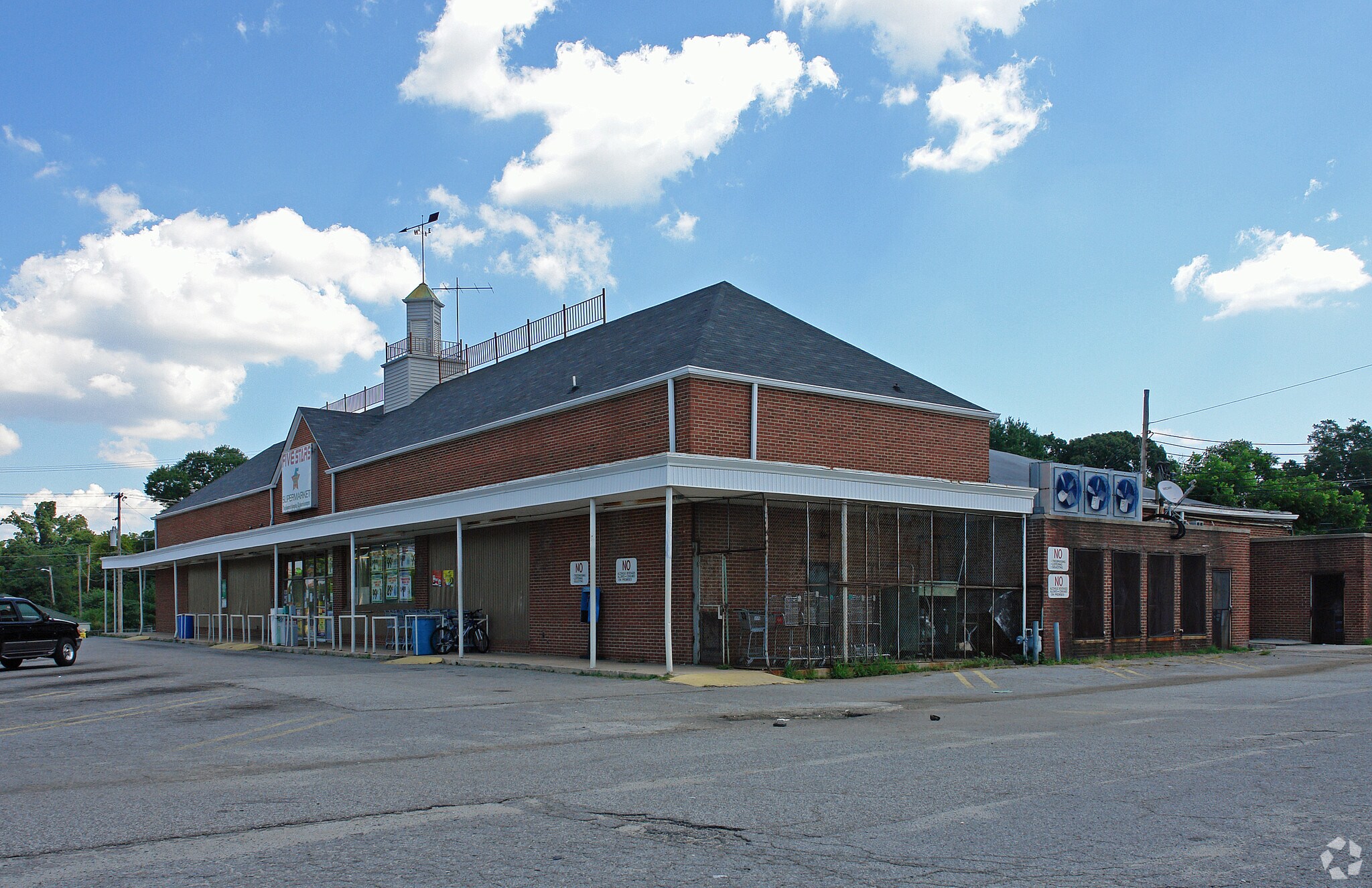 220 N Centennial St, High Point, NC for sale Primary Photo- Image 1 of 1