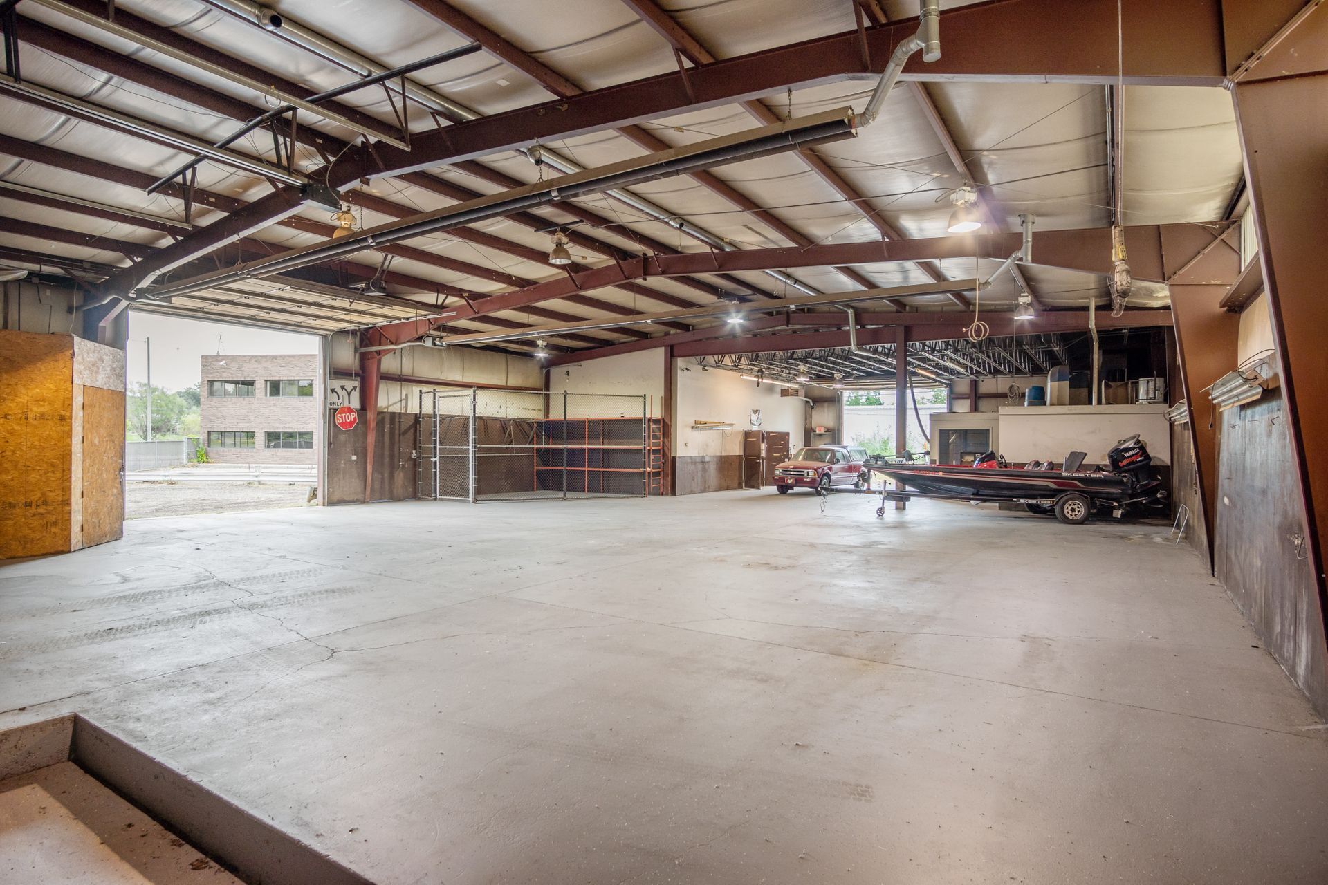 10431 Highland Rd, White Lake, MI 48386