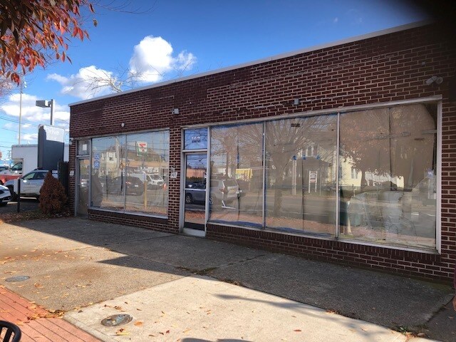 159 Higbie Ln, West Islip, NY for sale - Building Photo - Image 1 of 1