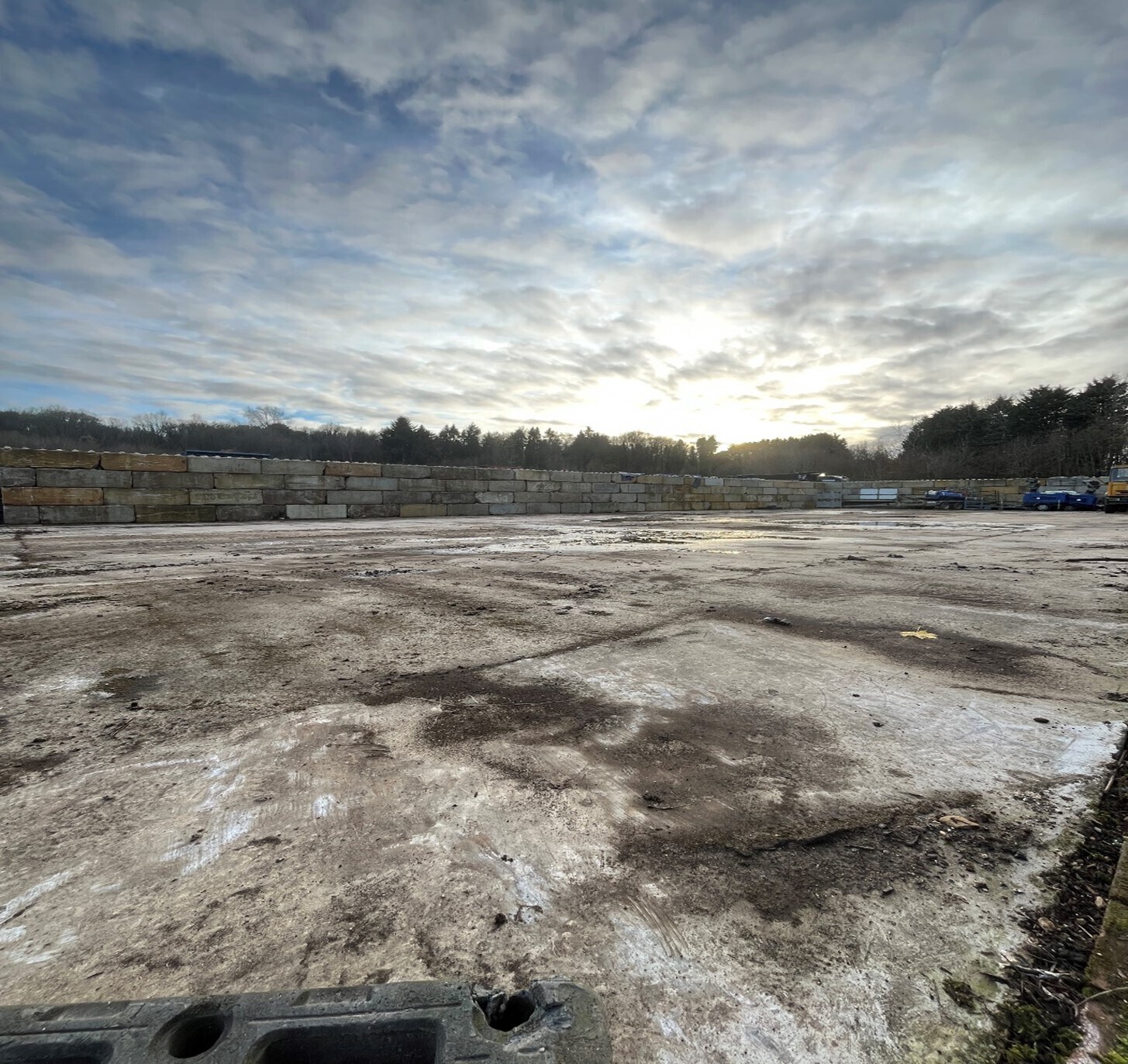 1-6 Nutfield Rd, Merstham for lease Building Photo- Image 1 of 12