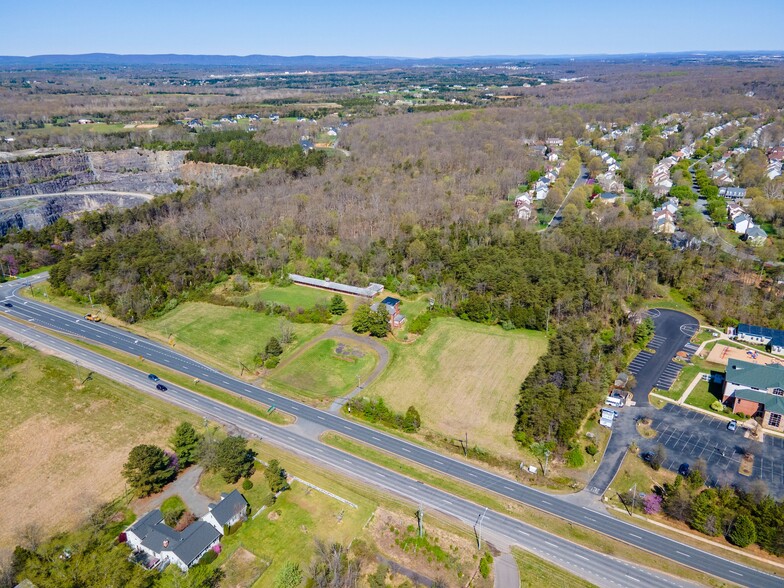 15500 Lee Hwy, Centreville, VA for sale - Building Photo - Image 3 of 21