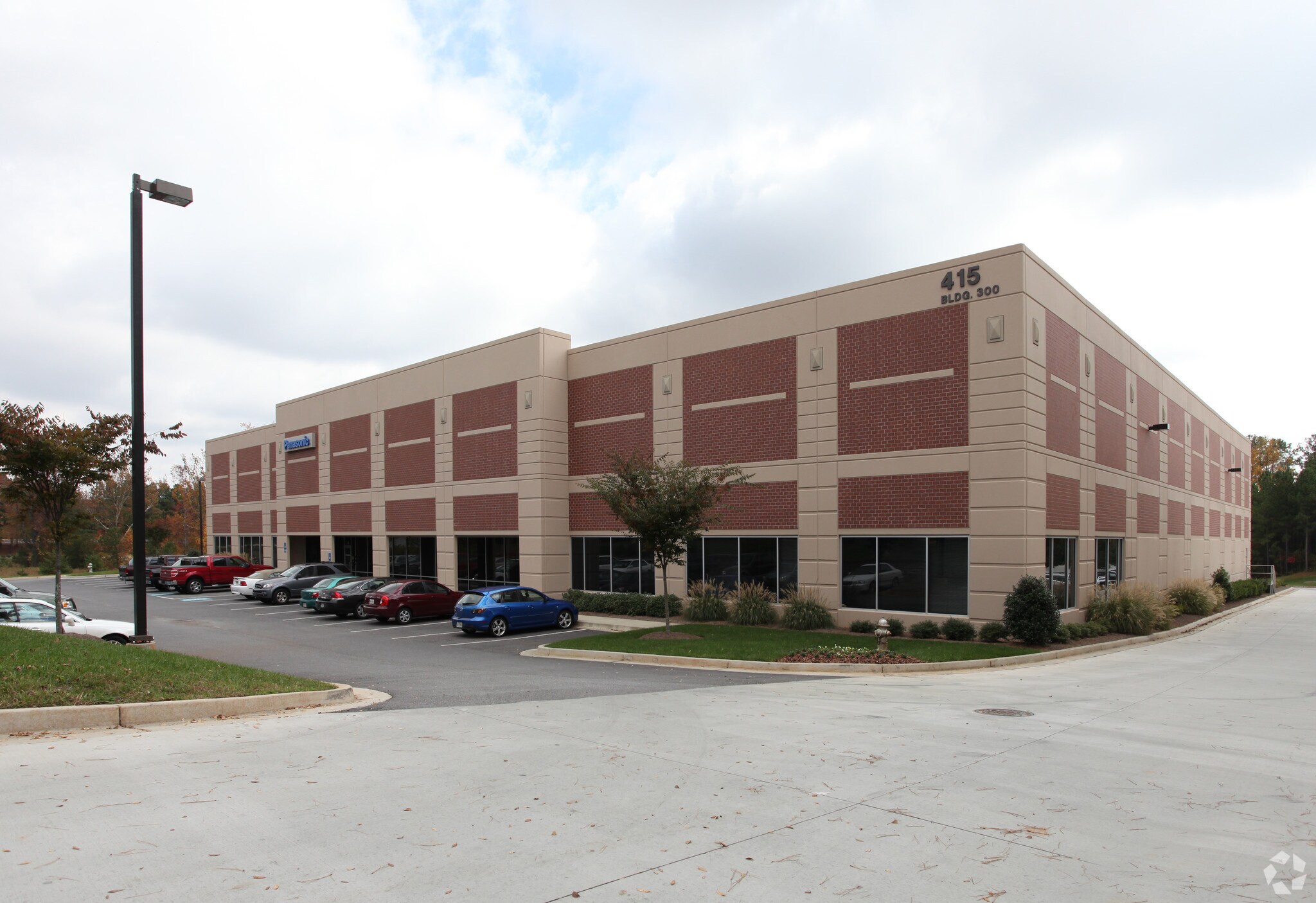 415 Horizon Dr, Suwanee, GA for lease Primary Photo- Image 1 of 5