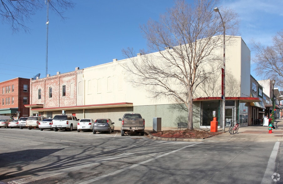 622 & 624 S Main St. Portfolio Sale portfolio of 2 properties for sale on LoopNet.com - Primary Photo - Image 3 of 3