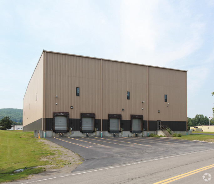 152 Corporate Dr, Oneonta, NY for lease - Primary Photo - Image 1 of 3