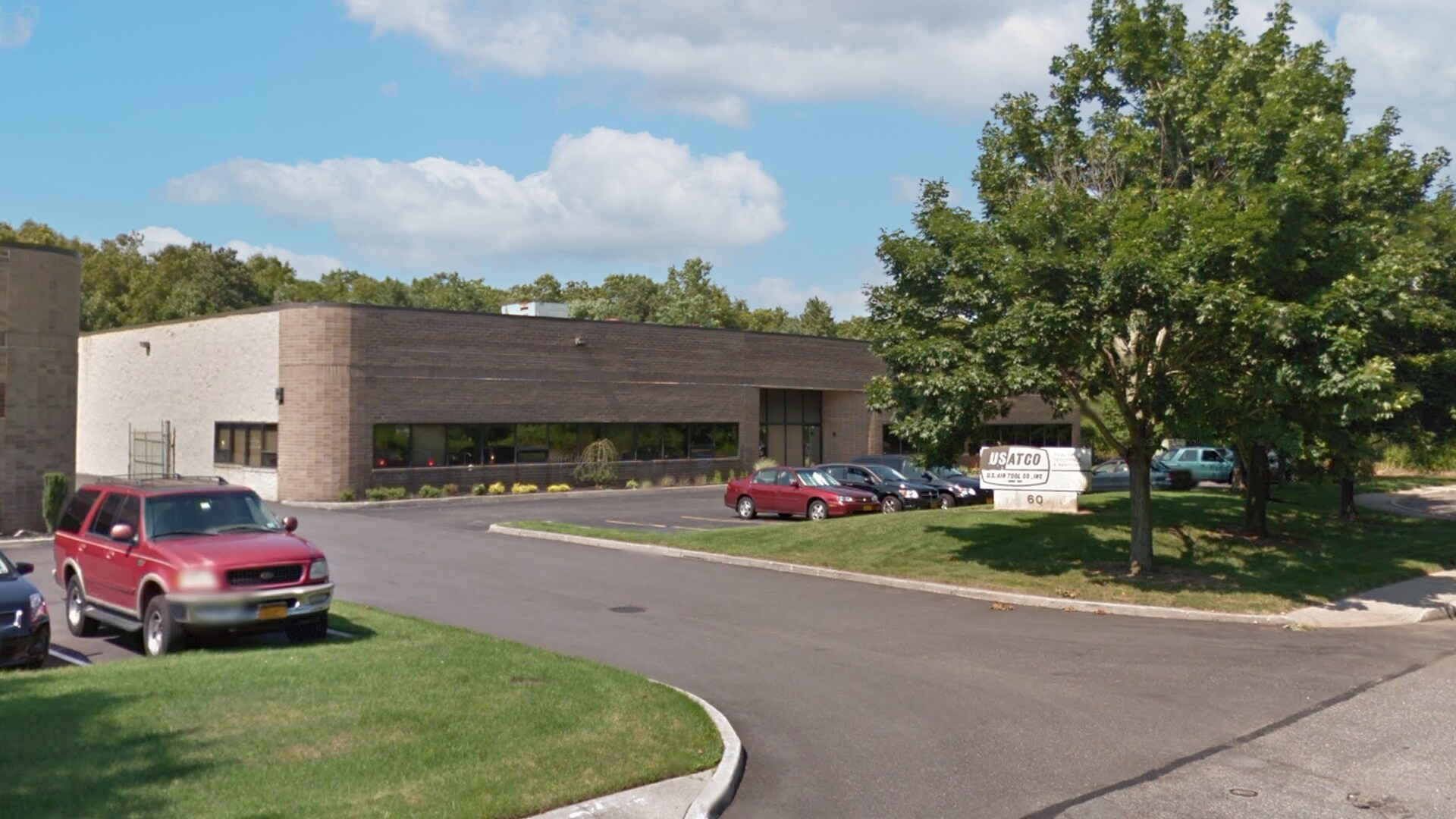 60 Fleetwood Ct, Ronkonkoma, NY for sale Building Photo- Image 1 of 1