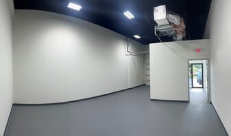 800 SF Warehouse (no A/C) with Office - Warehouse