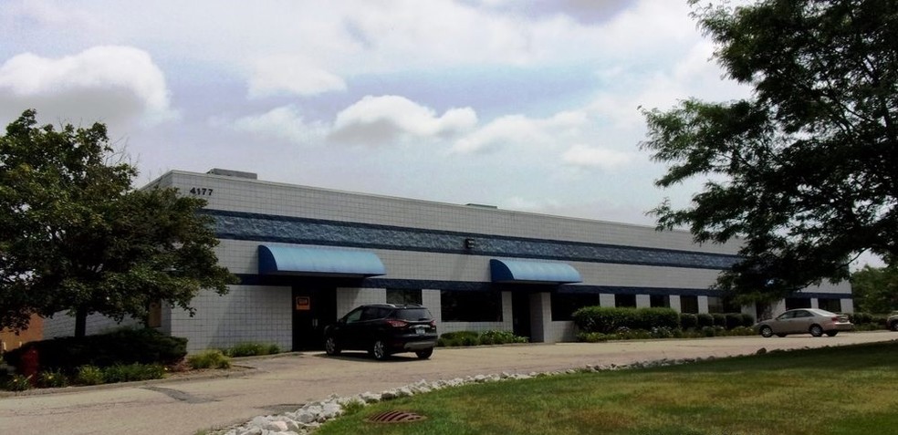 4177 Varsity Dr, Ann Arbor, MI for lease - Building Photo - Image 2 of 8