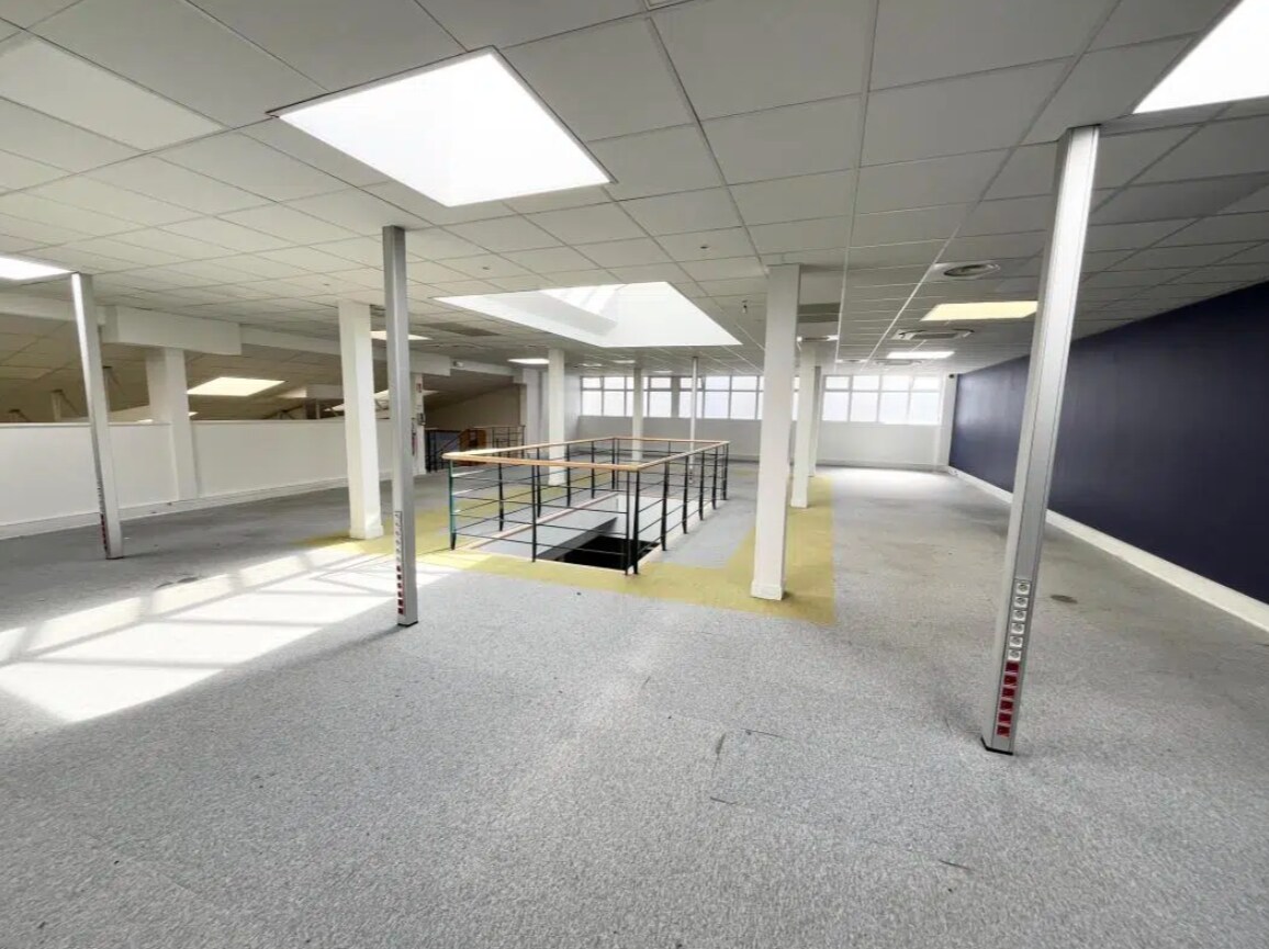 Office in Levallois-Perret for lease Interior Photo- Image 1 of 10