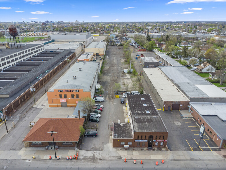 14321 W Warren Ave, Dearborn, MI for lease - Building Photo - Image 2 of 26