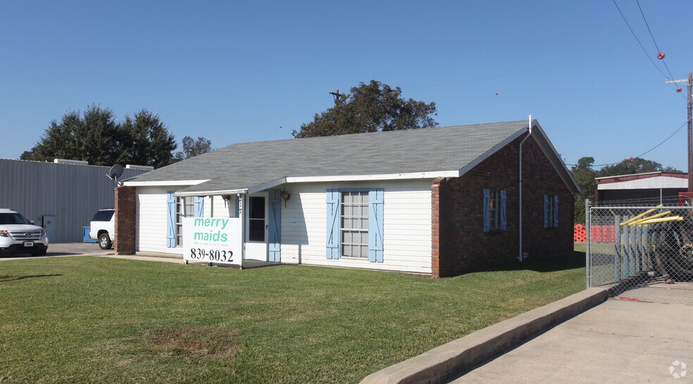 217 Thruway Park Rd, Broussard, LA 70518