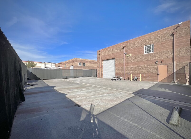 4888 Cecile Ave, Las Vegas, NV for sale - Building Photo - Image 2 of 8