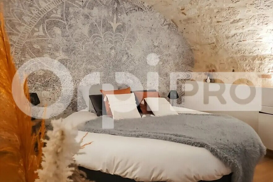 Flex in Montpezat-de-Quercy for sale - Interior Photo - Image 3 of 8