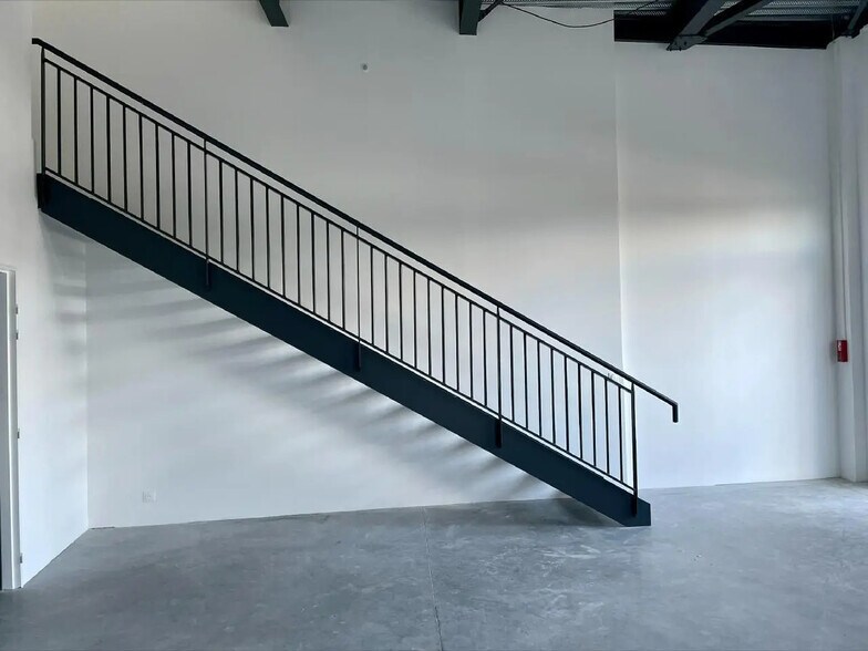 Flex in Marines for sale - Building Photo - Image 1 of 8