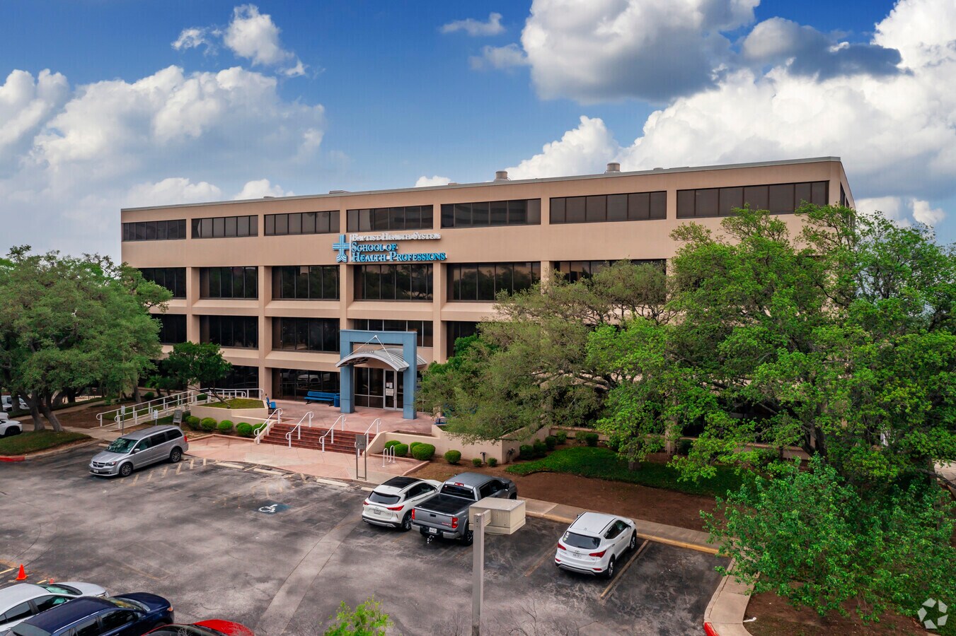 8400 Datapoint Dr, San Antonio, TX 78229